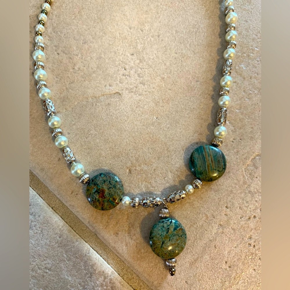 Elegant Silver and Green Beaded Necklace
